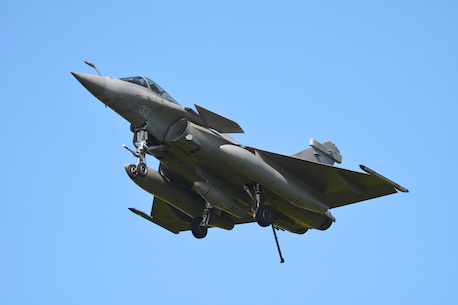 Réalisation électrotechnique pour matériel embarqué dans un avion Rafale